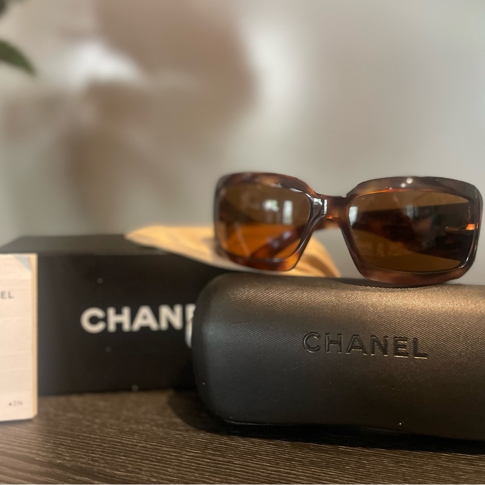 Vintage Chanel Brown Classic Sunglasses